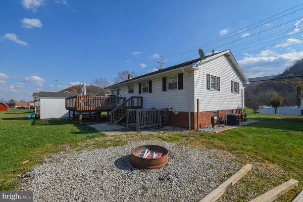 Keyser, WV 26726,27 SENECA LN