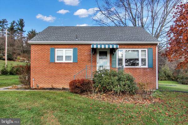 7273 PIGEON HILL RD, Spring Grove, PA 17362