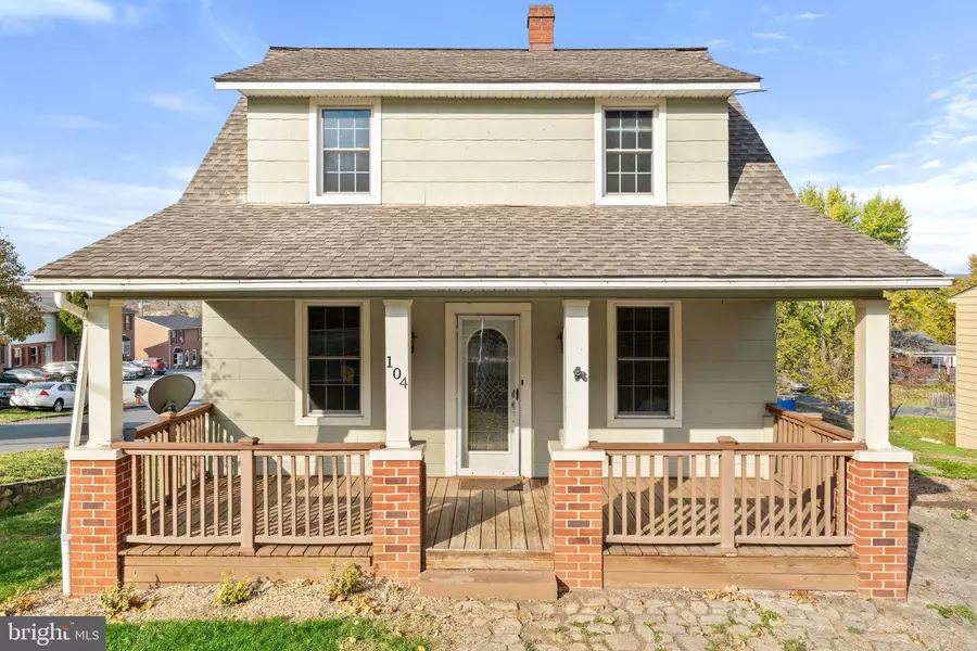 104 FRONT ROYAL RD, Strasburg, VA 22657