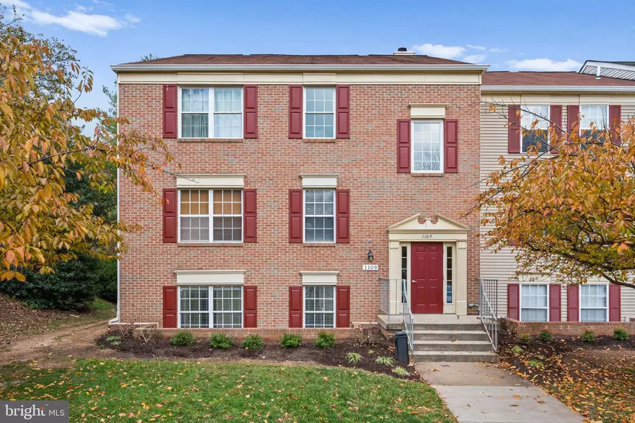 1109 HUNTMASTER TER NE #101, Leesburg, VA 20176