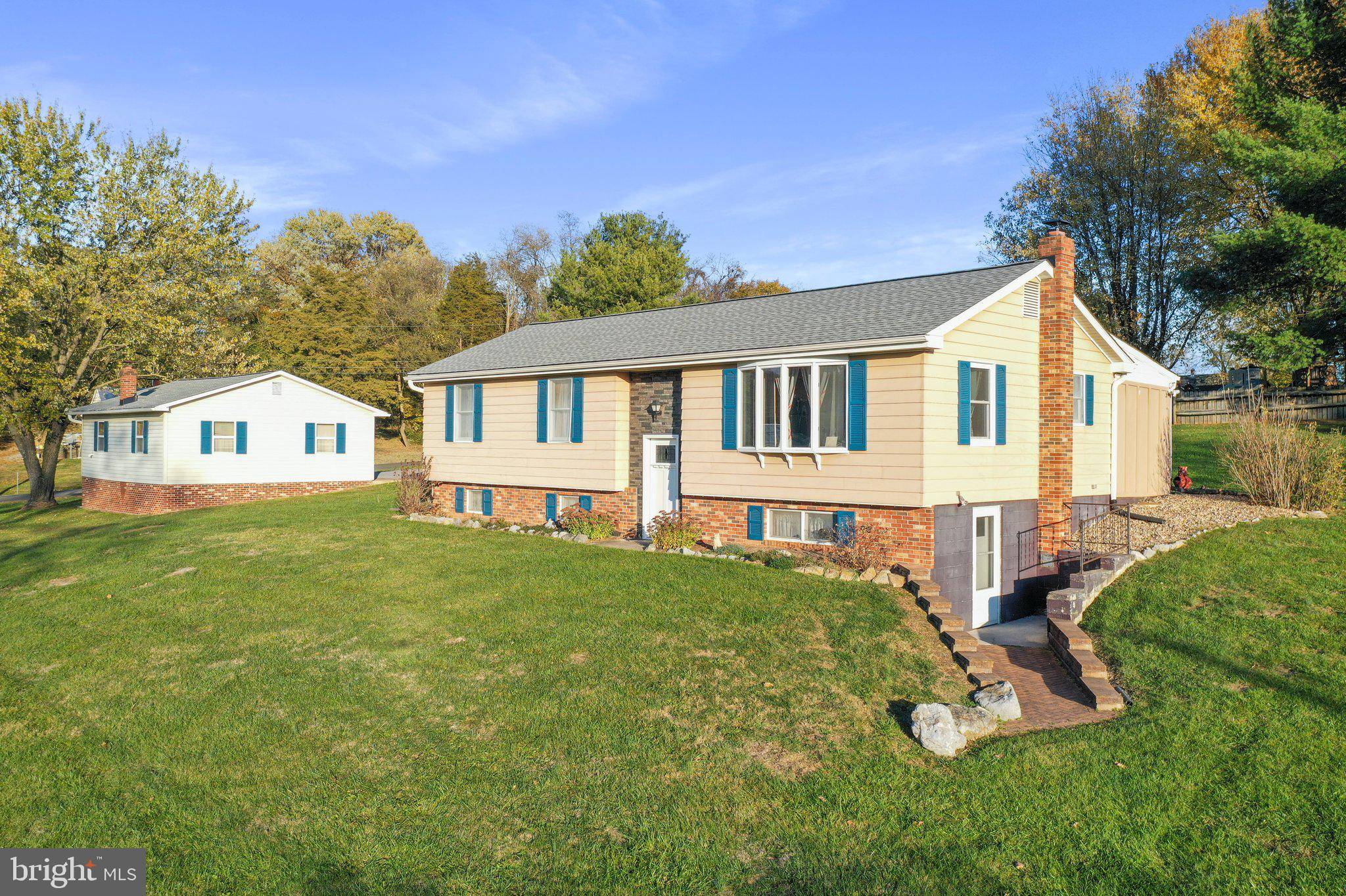 321 HIGH VIEW DR, Maurertown, VA 22644