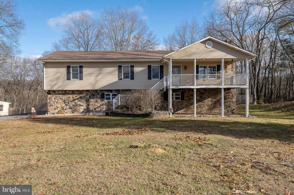 8607 WINCHESTER GRADE RD, Berkeley Springs, WV 25411