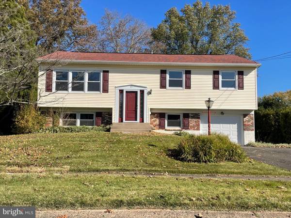 411 NATALE LN, Warminster, PA 18974