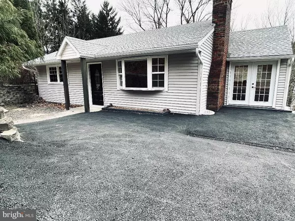 6 TEABERRY HILL RD, Minersville, PA 17954