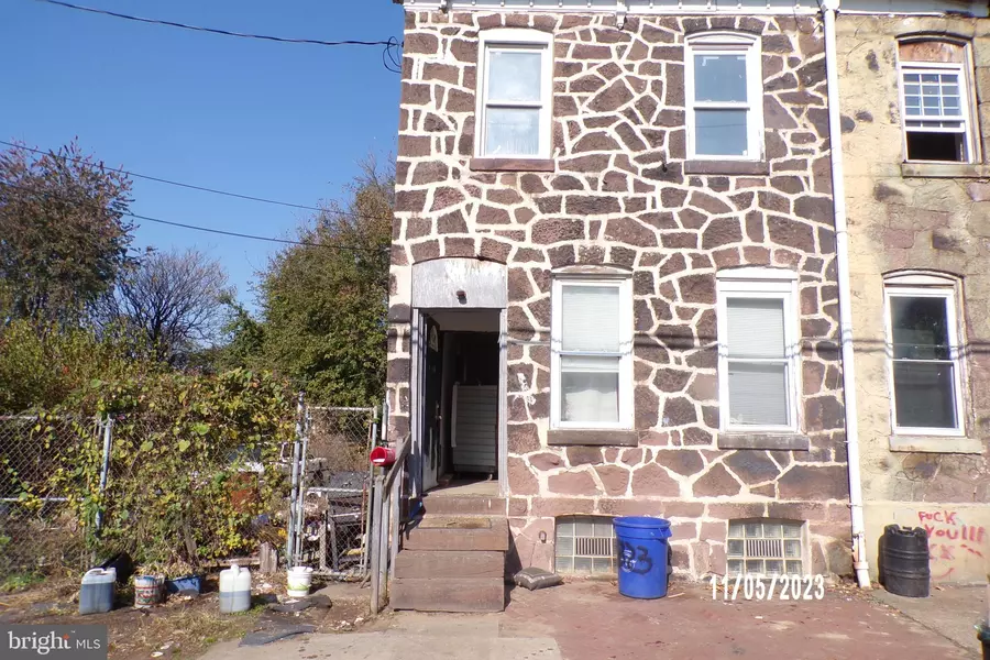 323 MOUNT VERNON ST, Camden, NJ 08103