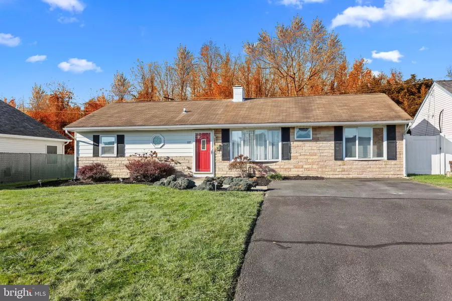 227 COLLINGSWOOD RD, Fairless Hills, PA 19030