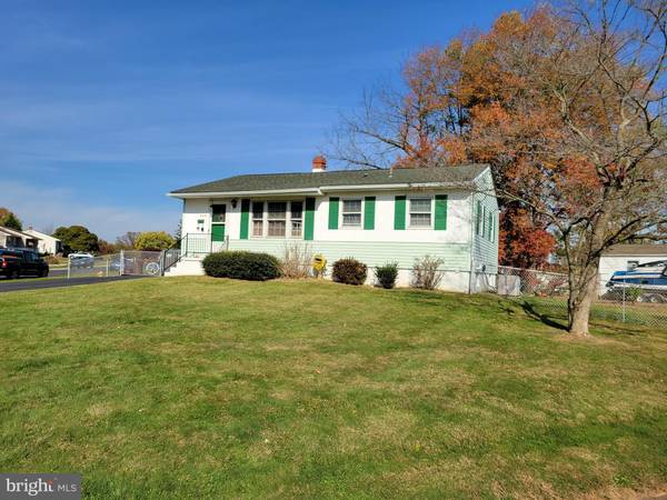 228 ELLSWORTH DR, Newark, DE 19711