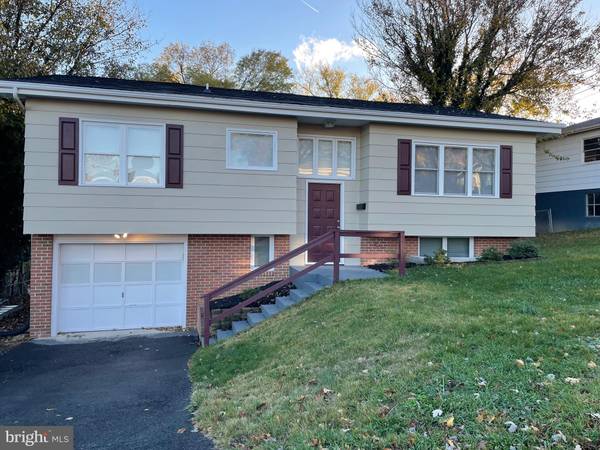 805 W BURKE ST, Martinsburg, WV 25401