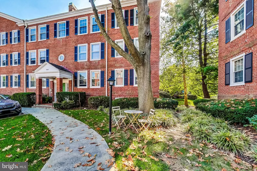 2916 S BUCHANAN ST #B2, Arlington, VA 22206