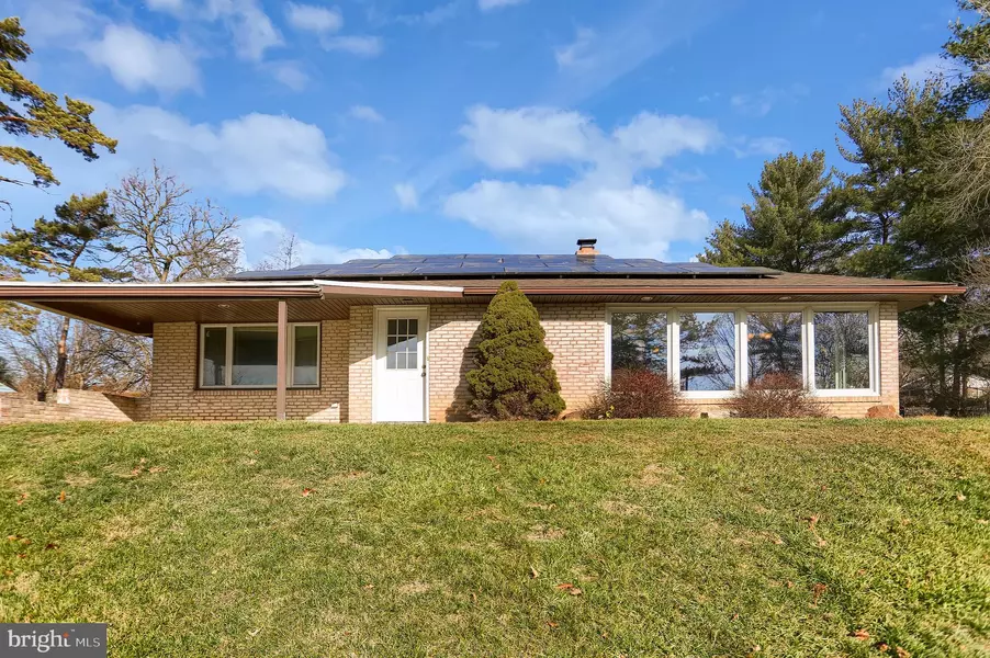 4204 HILLSDALE RD, Harrisburg, PA 17112