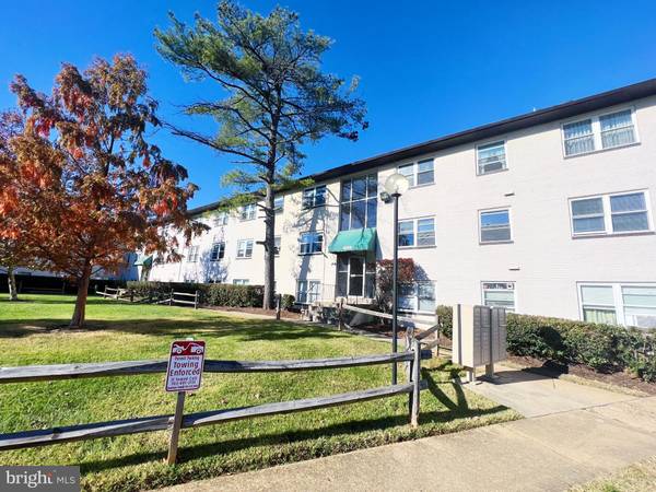 4256 BUCKMAN RD #18, Alexandria, VA 22309