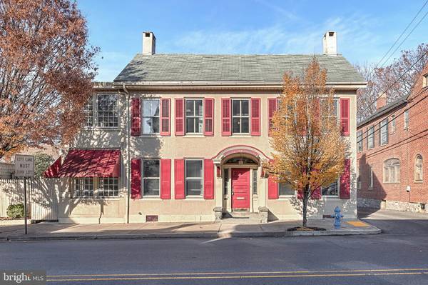 139 E WASHINGTON STREET, Chambersburg, PA 17201