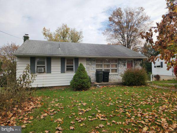 227 S MARKET ST, Mount Joy, PA 17552