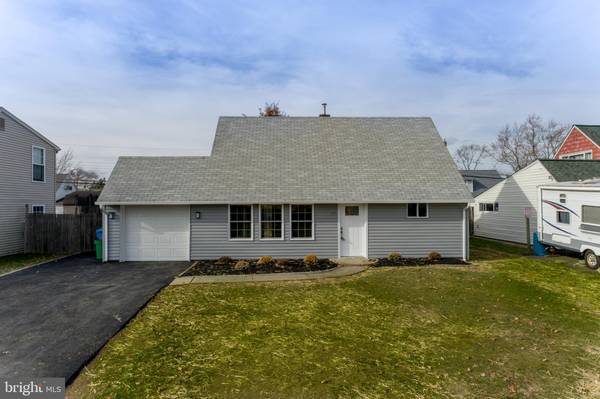 49 ISLAND RD, Levittown, PA 19057