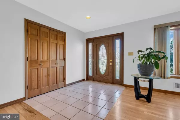 Monmouth Junction, NJ 08852,663 RIDGE RD