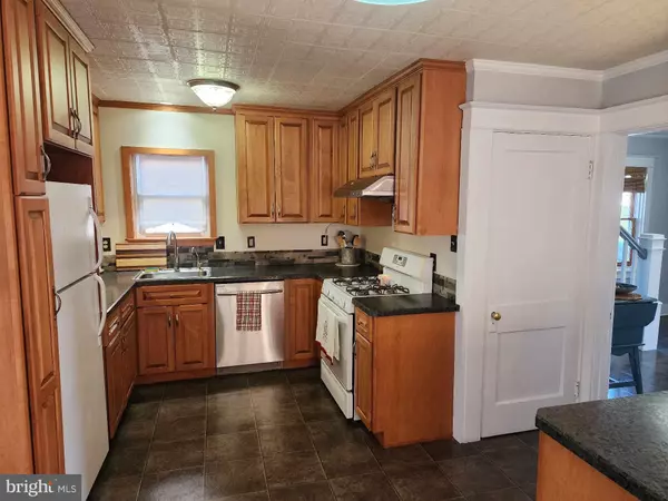 Bethlehem, PA 18018,915 WOOD ST