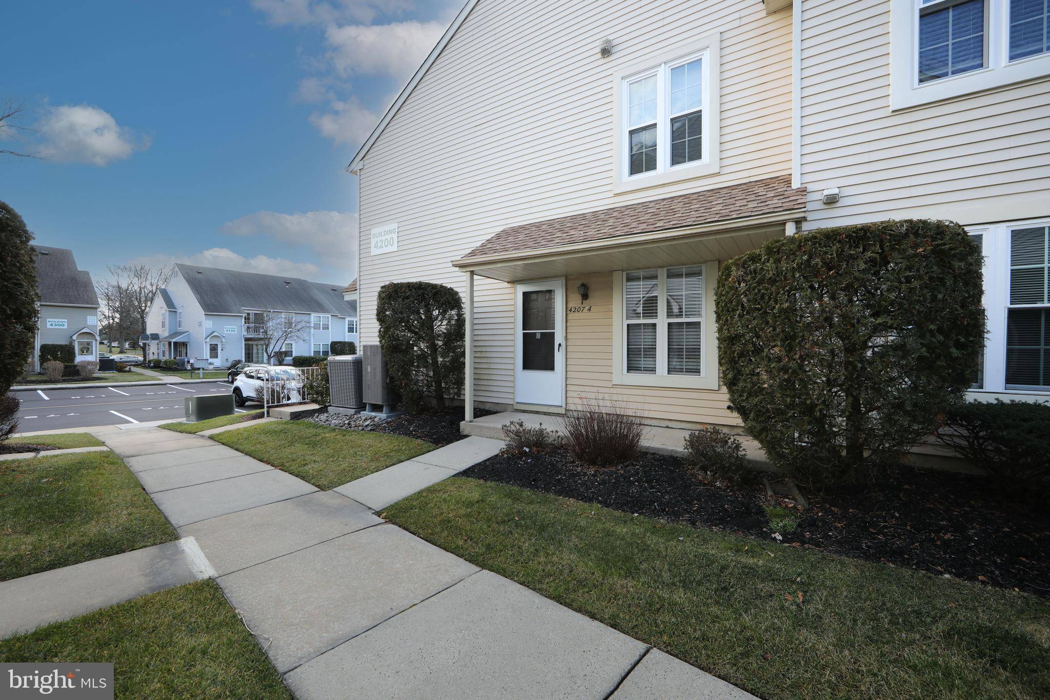 4207-A ADELAIDE DR, Mount Laurel, NJ 08054