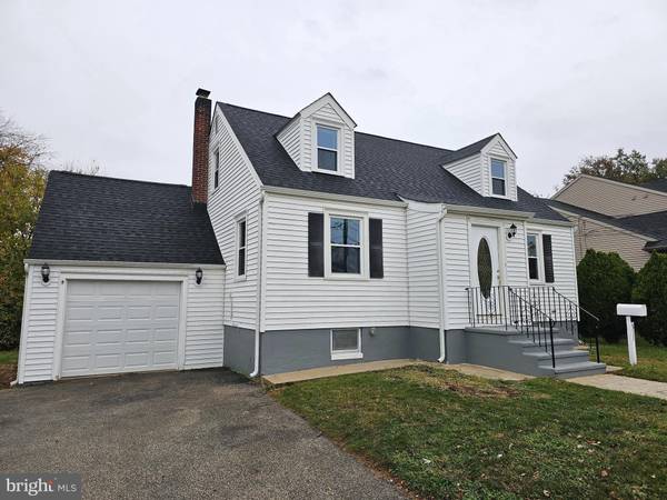 311 S FELLOWSHIP RD, Maple Shade, NJ 08052