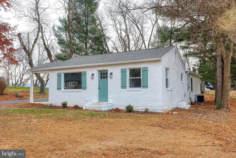 1235 OX RD, Woodstock, VA 22664