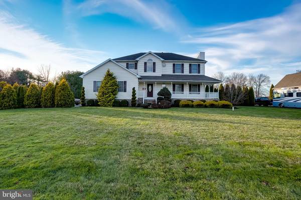 35 BURNT HOUSE RD, Shamong, NJ 08088