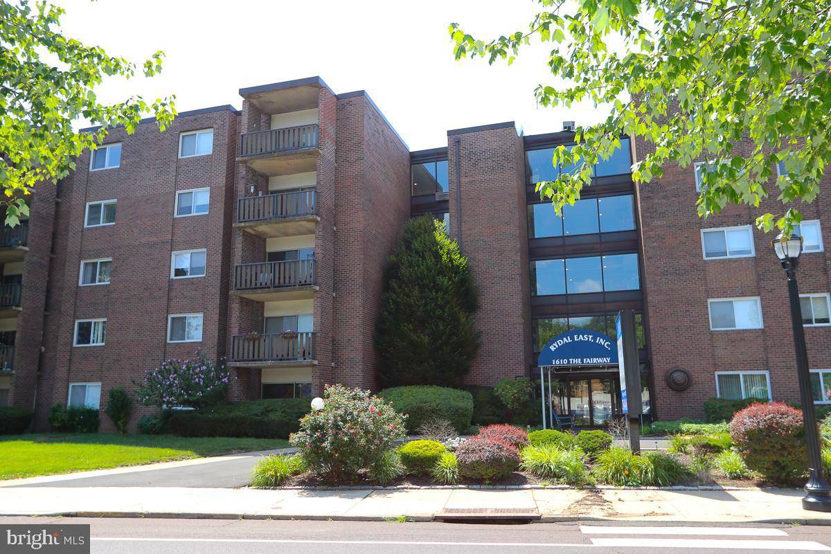 1610 THE FAIRWAY #302W, Jenkintown, PA 19046