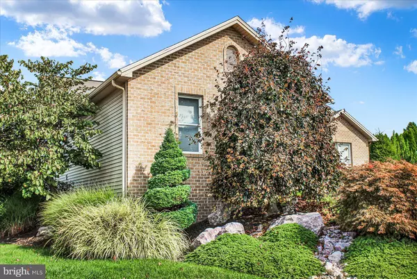 1403 LONGFELLOW CT New Cumberland, PA 17070