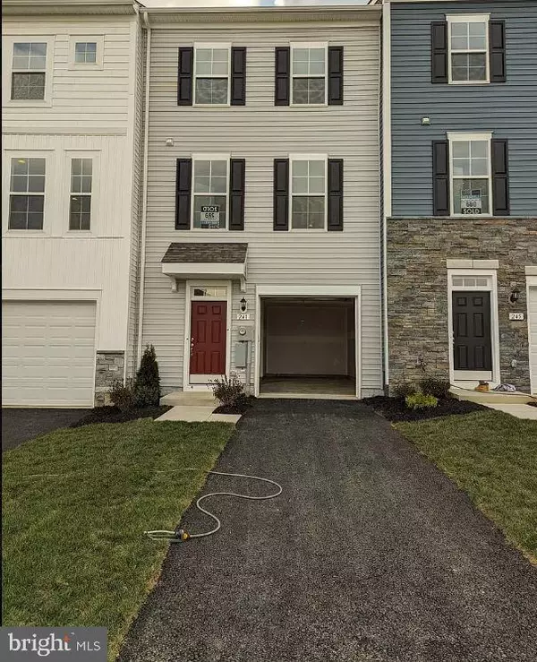 241 HILLSDALE PLACE, Martinsburg, WV 25403