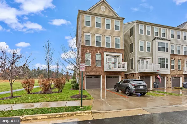 Chantilly, VA 20152,43366 TOWN GATE SQ