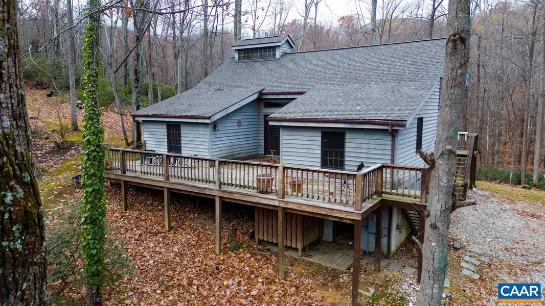 462 HORSESHOE MOUNTAIN RD, Roseland, VA 22967