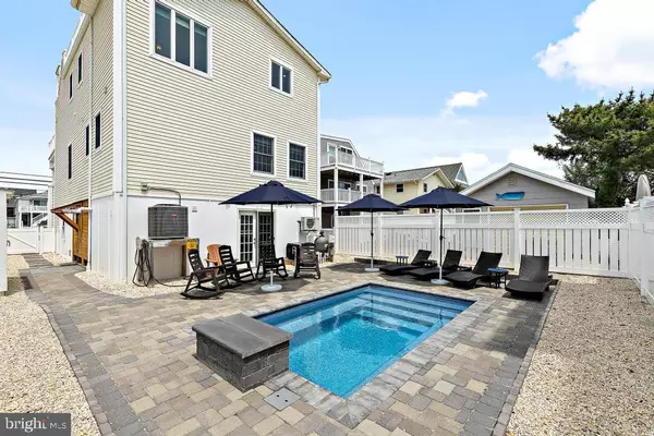 2113 S BAY AVE, Beach Haven, NJ 08008