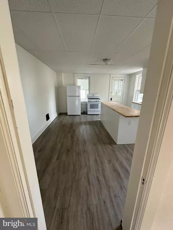 York, PA 17403,1039 E PHILADELPHIA ST