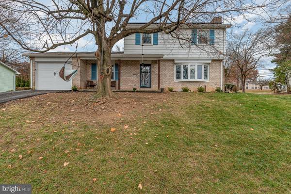 4 CONWAY DR, Mechanicsburg, PA 17055