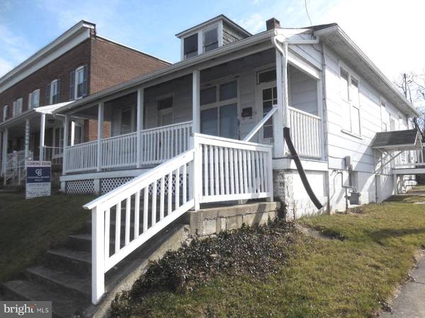 1588 W KING ST, York, PA 17404