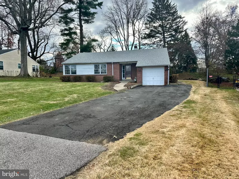 1014 W HEATHER RD, Oreland, PA 19075