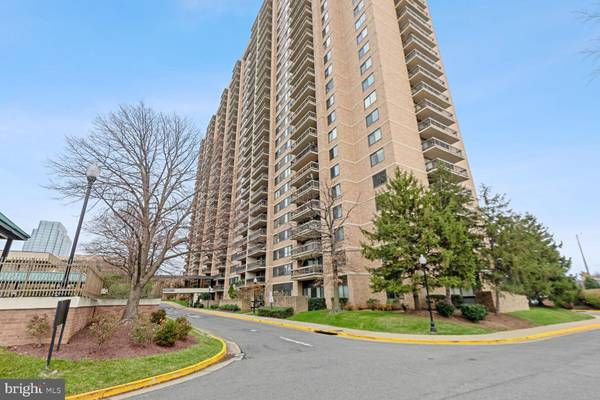 5501 SEMINARY RD #102S, Falls Church, VA 22041