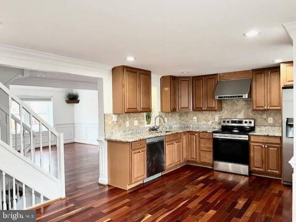 5572 GLASGOW WOODS CT, Fairfax, VA 22032