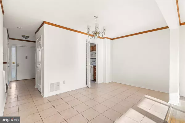 East Windsor, NJ 08520,421 KELLINGTON DR