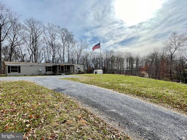 285 BUDDING DOGWOOD RD, Bunker Hill, WV 25413