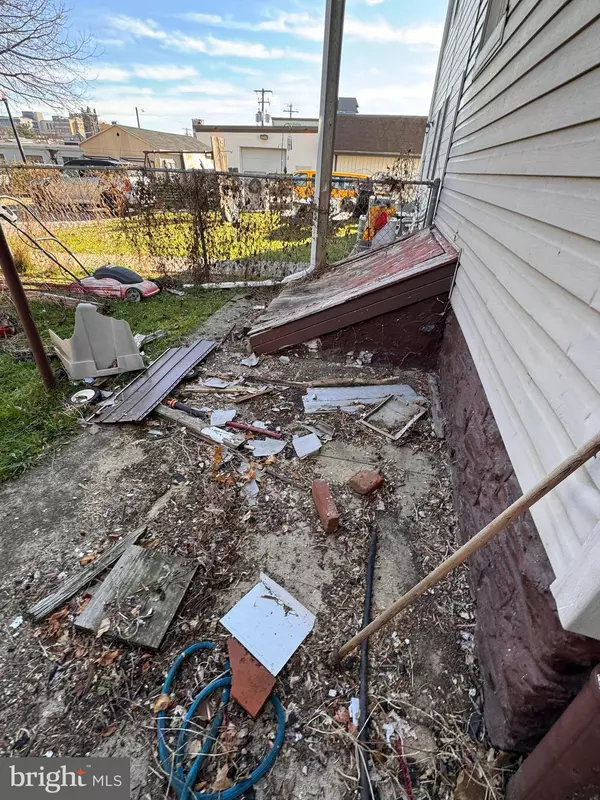 859 N PRINCE ST Lancaster, PA 17603