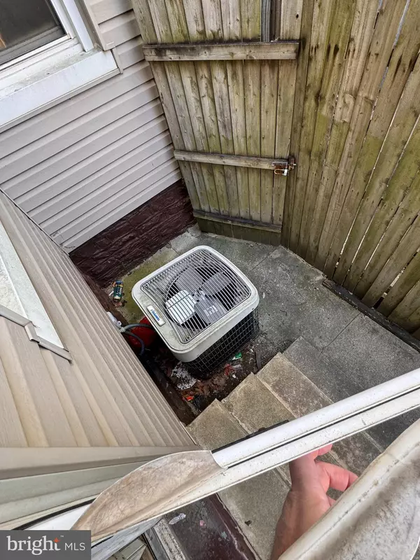 859 N PRINCE ST Lancaster, PA 17603