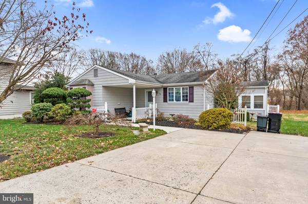 208 CLEMENTON AVE, Blackwood, NJ 08012