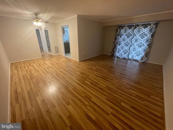 5911 QUANTRELL AVE #102, Alexandria, VA 22312