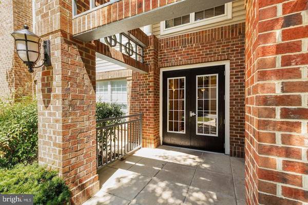 3015 NICOSH CIR #2405, Falls Church, VA 22042