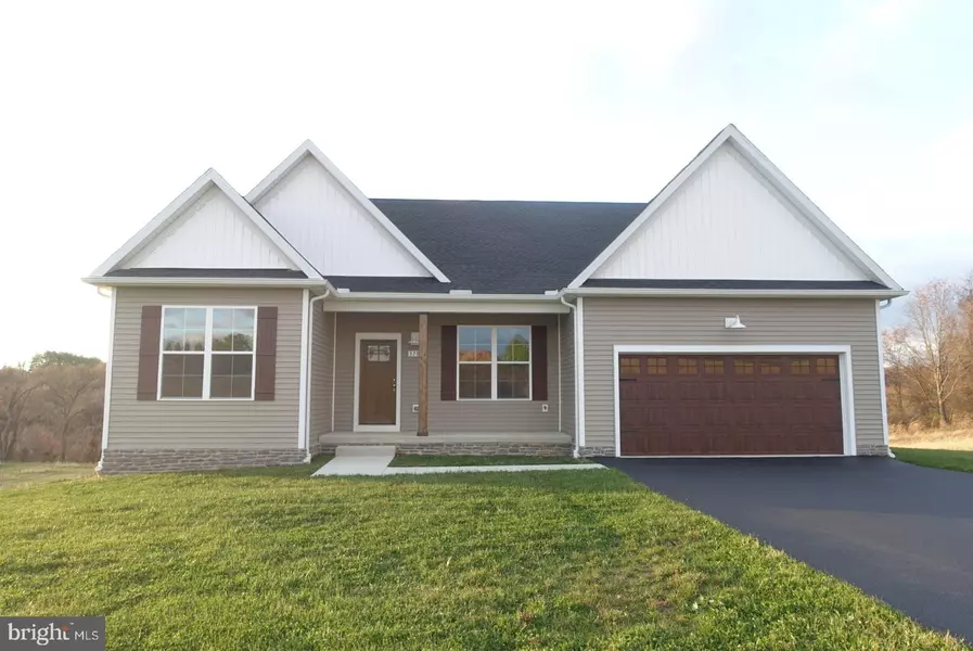 310 STEEPLE VIEW DR #18, Hanover, PA 17331