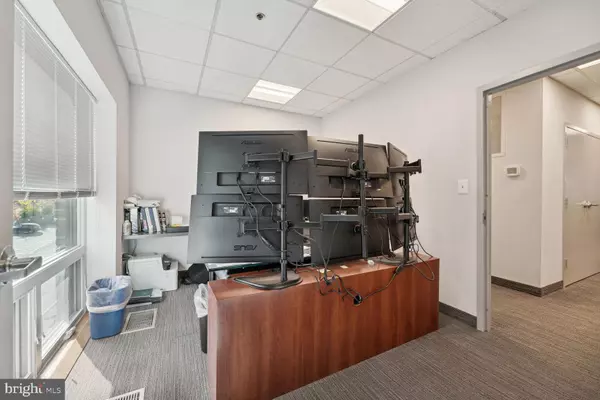 Washington, DC 20007,2164-2164 WISCONSIN AVE NW #2164