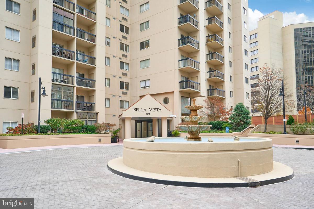 Arlington, VA 22202,1211 S EADS ST #1102