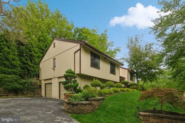 Havertown, PA 19083,102 WATERVIEW CIR