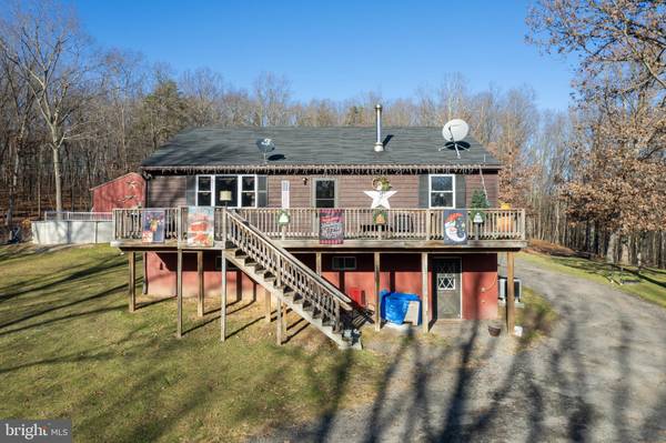 1900 BEAR WALLOW HOLLOW RD, Augusta, WV 26704