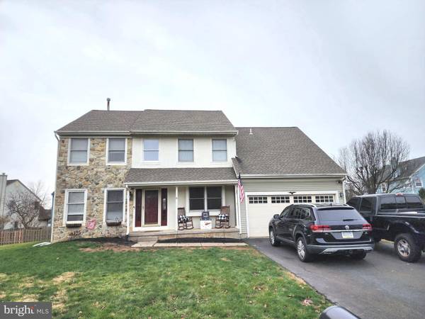 8 BRIDAL ROSE CT, Newtown, PA 18940