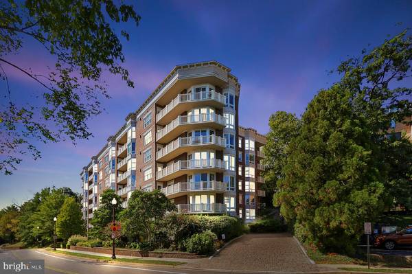 1201 N NASH ST #101, Arlington, VA 22209